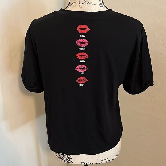 Grease Movie Sandy Danny Black Graphic Front Back Shirt Pink Ladies Rizzo Music - Picture 3 of 10